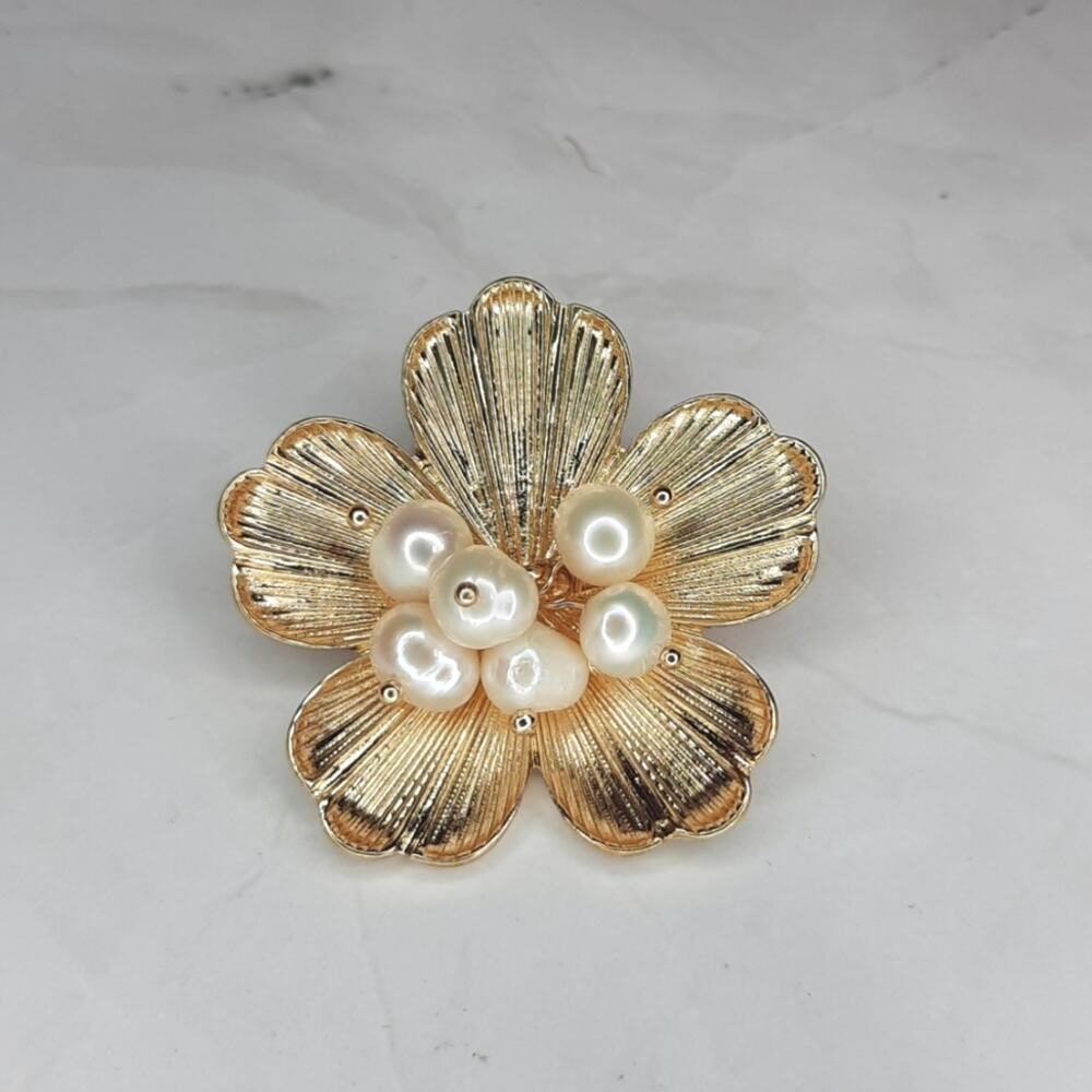 Textured Yellow Gold-Tone Floral Pin Brooch Faux Pearl Cluster Center